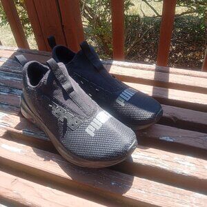Men's tennis shoes